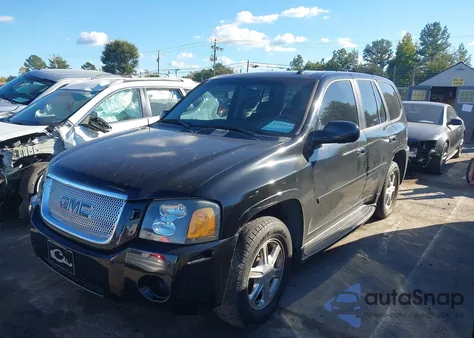 2005 GMC Envoy Denali z USA, uszkodzony, nr VIN 1GKET63M952321999